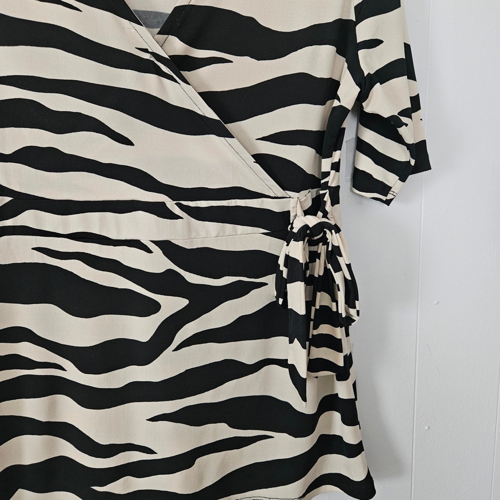 Womens Zebra Print Surplice Side Tie Blouse Tan Black Size Large Stretch - Picture 3 of 9